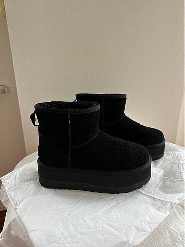 Ugg mini platform