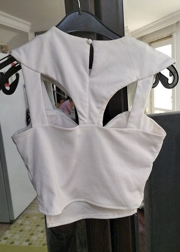 Beyaz Straplez Kısa Kadın - Görsel 2