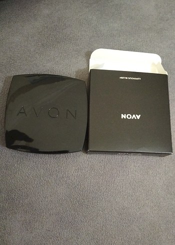 Pembe Allık Ayna ve Fırça ile - Görsel 3