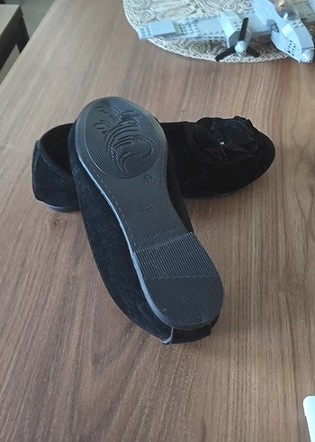 Siyah Fırfırlı Kadın Dolgu Topuk Babet - Görsel 3