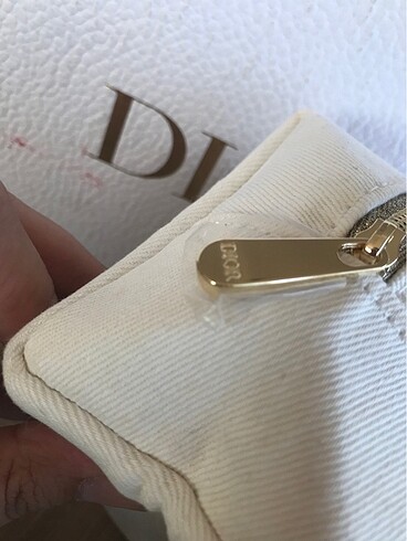  Beden Dior makyaj çantası