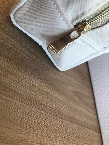  Beden beyaz Renk Dior makyaj çantası