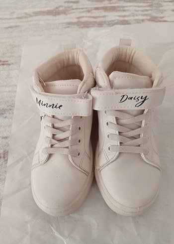 LC Waikiki Kız Çocuk Beyaz Minnie Baskılı Spor Ayakkabı