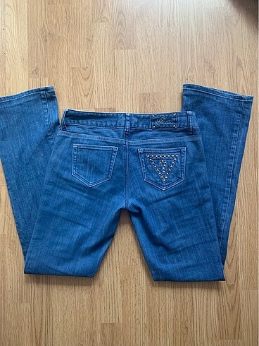Guess taşlı jean