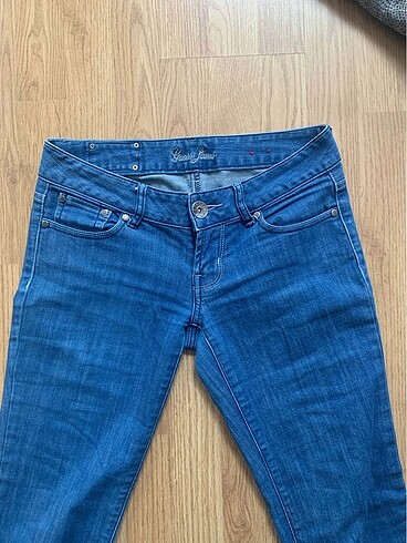 26 Beden Guess taşlı jean