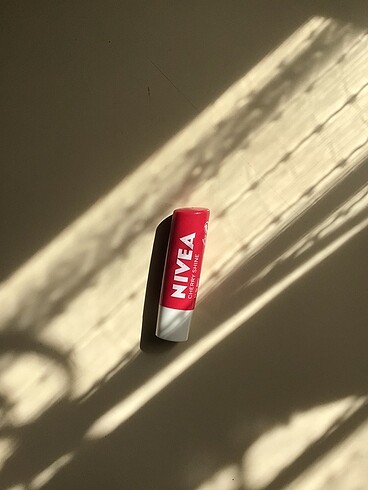 Nivea vişneli lipbalm