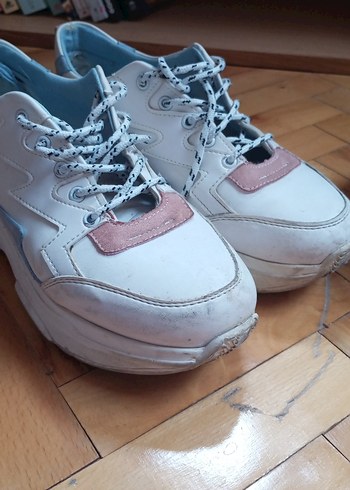 Bej ve Gri Dolgu Topuklu Kadın Spor Ayakkabı - Görsel 3