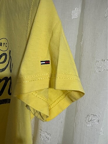 m Beden Tommy tshirt