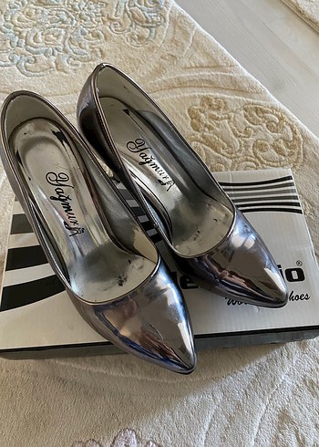 37 Beden Kadın Gri Parlak Metal Stiletto Topuklu