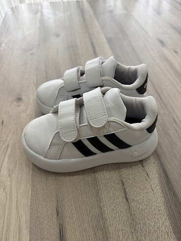 25 Beden Adidas grand court 2.0