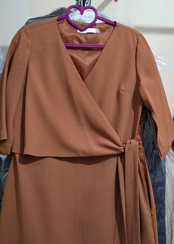 Hardal renkli Midi Elbisesi V Yakalı - Görsel 5