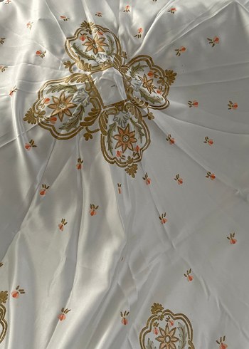 El boyaması Parlak Masa Örtüsü - Görsel 3