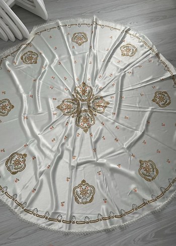 El boyaması Parlak Masa Örtüsü - Görsel 2