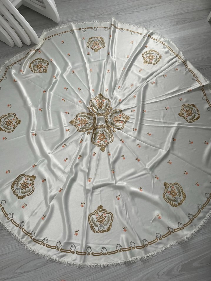 El boyaması Parlak Masa Örtüsü - Görsel 2