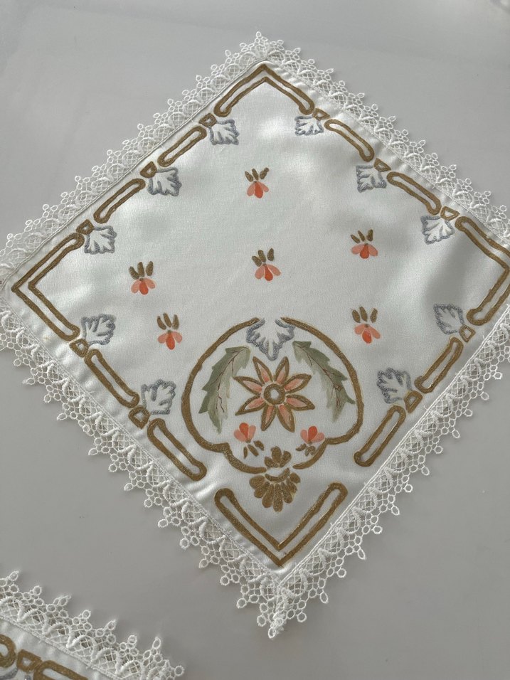 11 adet el boyaması vitrin örtüsü - Görsel 2