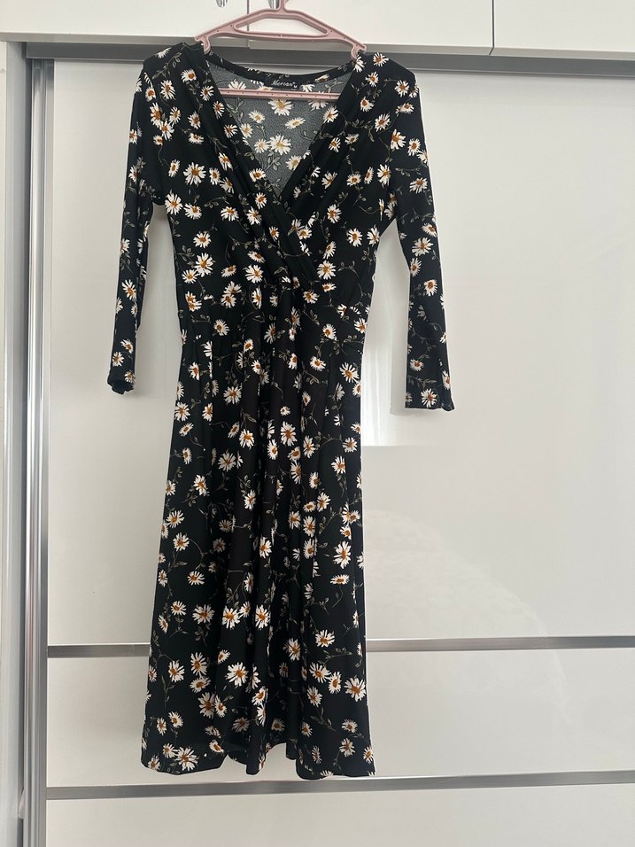 Papatya desenli esnek kumaş elbise - Görsel 2