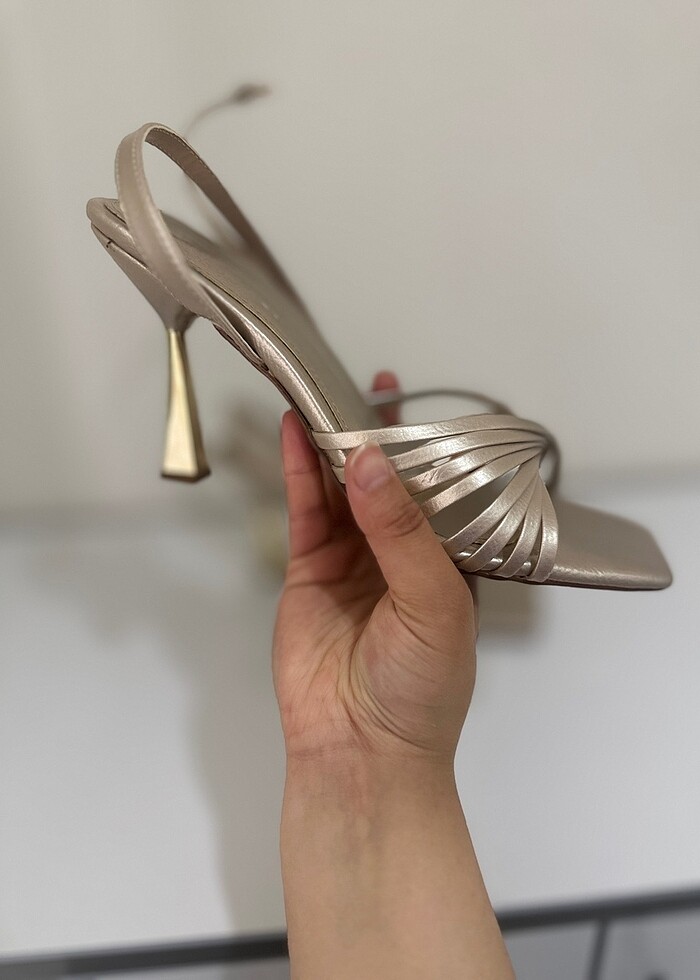 Topuklu ayakkabı - Görsel 3