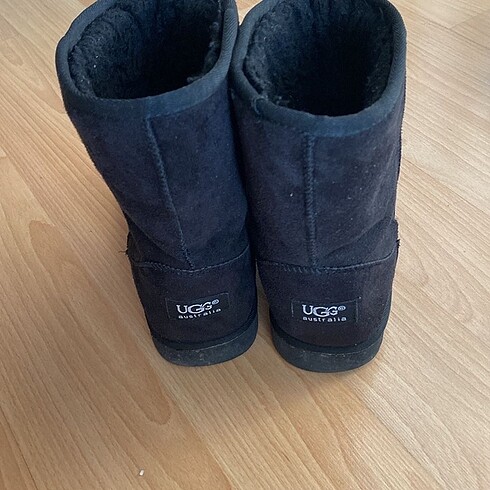 38 Beden Ugg bot