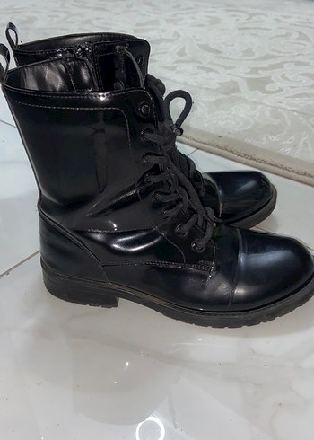 Siyah Rugan Bot - Görsel 2