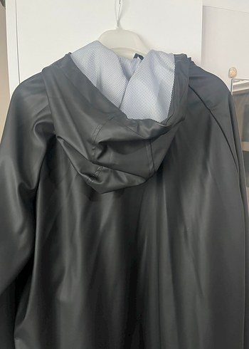 Düğmeli Siyah Deri Kadın Yağmurluk - Görsel 3