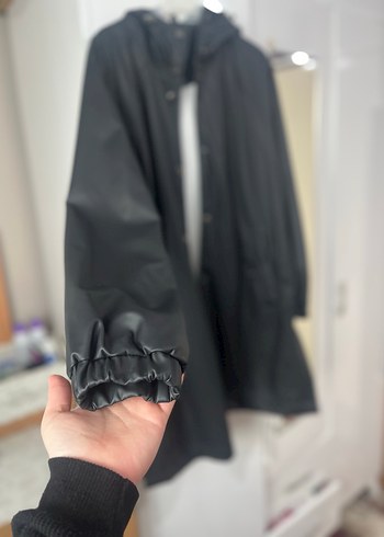 Düğmeli Siyah Deri Kadın Yağmurluk - Görsel 2