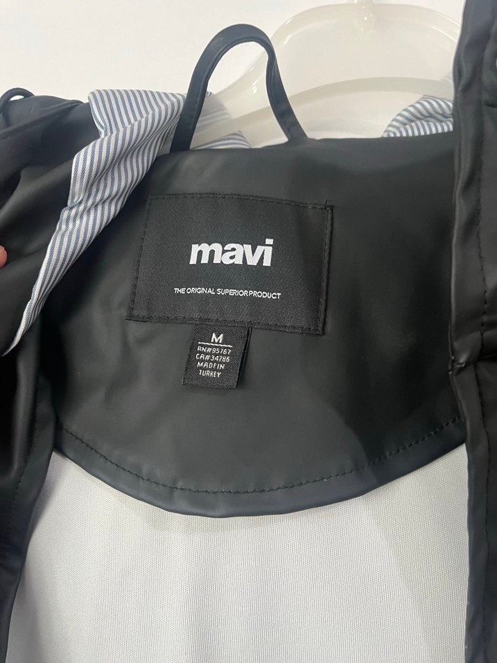 Düğmeli Siyah Deri Kadın Yağmurluk - Görsel 4