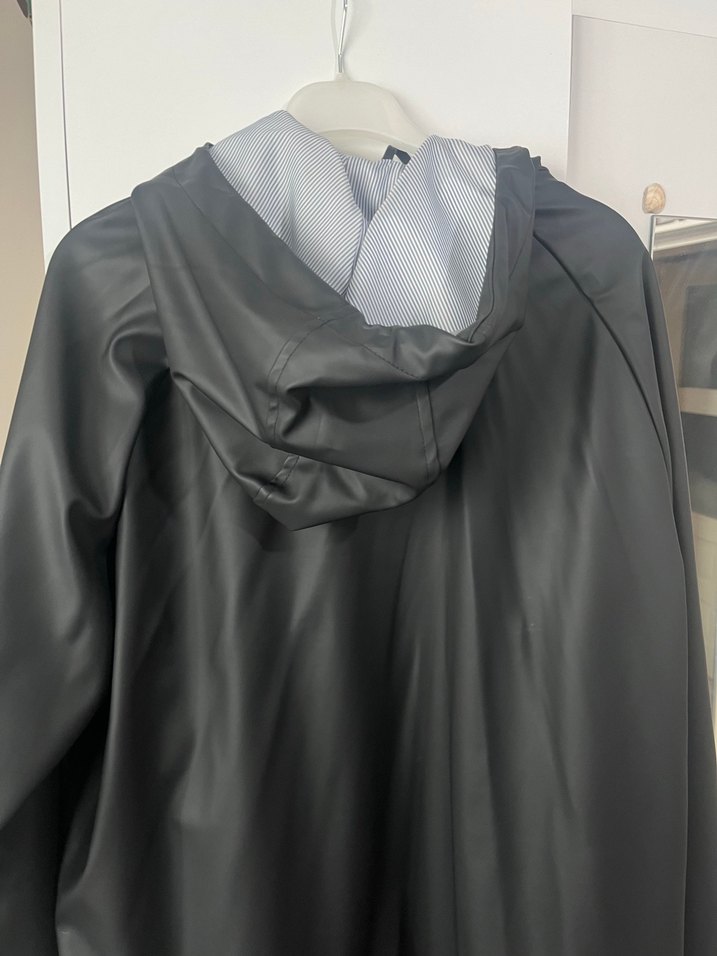 Düğmeli Siyah Deri Kadın Yağmurluk - Görsel 3