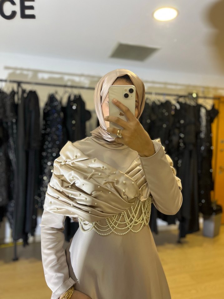 Bej İşlemeli Uzun Kollu Drapeli Abiye Elbise - Görsel 3