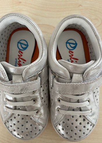 24 Beden Kız Çocuk Gri Sneaker Cırt Cırtlı