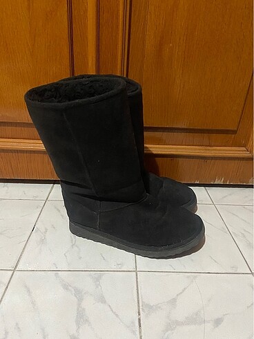 Ugg Ugg bot