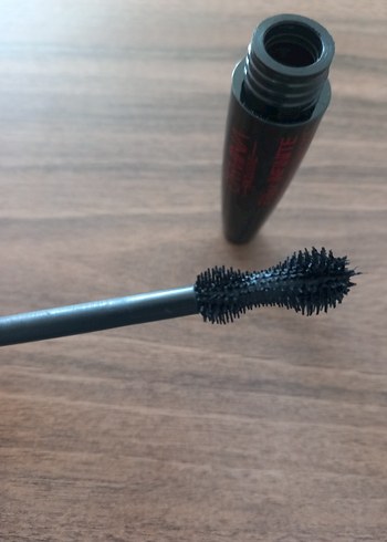 Diğer HUNCALIFE CARMINA EXCLUSIVE MASKARA (RİMEL)
