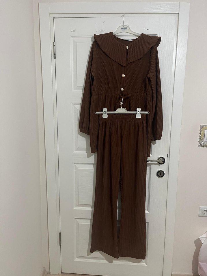 Düğmeli Kahverengi Kadın Uzun Takım 42 ve 44 bedene olur - Görsel 2