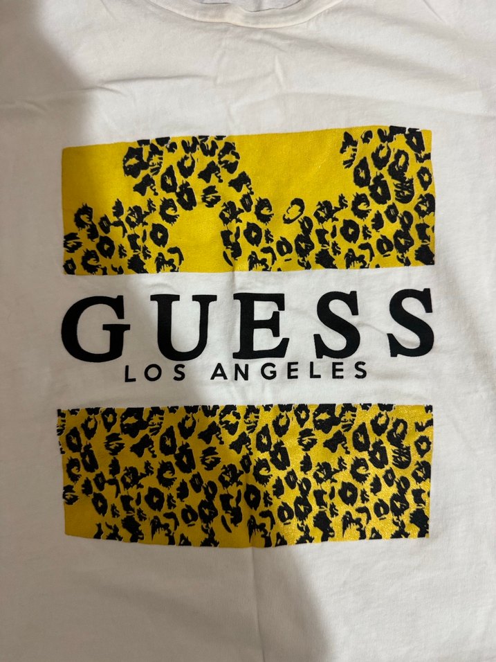 Sarı Baskılı Guess Kapüşonlu Kadın Tişört - Görsel 2