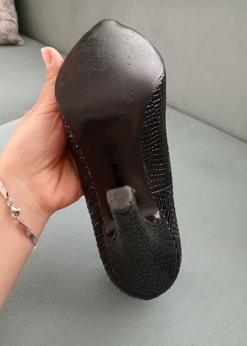 Siyah Deri Yılan Desenli Stiletto - Görsel 3