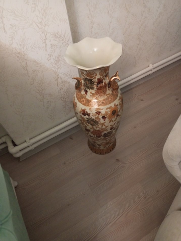 Bej Renkli Çiçek Desenli Vazo - Görsel 2