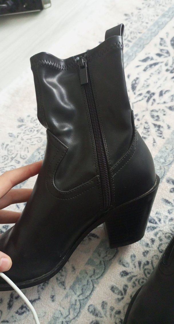 Siyah Deri Stiletto Topuklu Tokalı Kadın Bot - Görsel 5