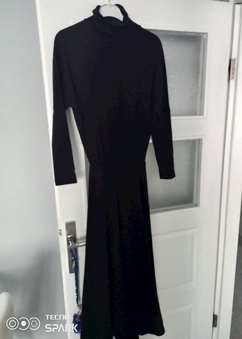 Uzun Siyah Yüksek Yakalı Kadın Elbise - Görsel 4