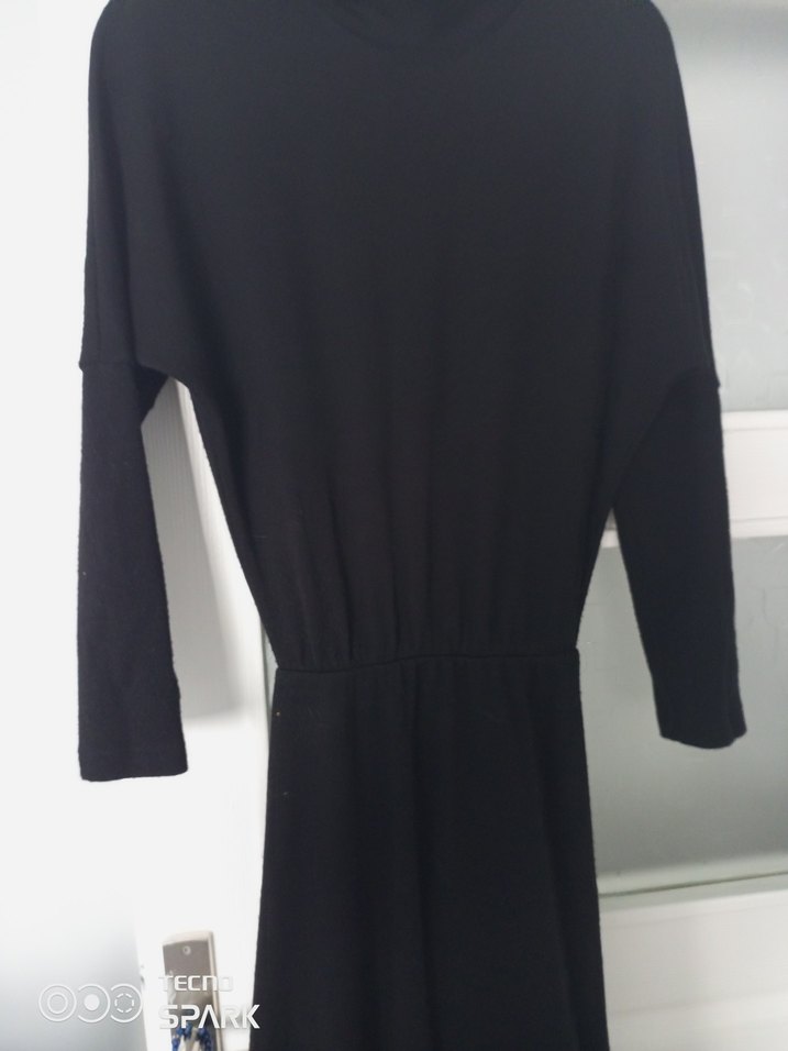 Uzun Siyah Yüksek Yakalı Kadın Elbise - Görsel 3