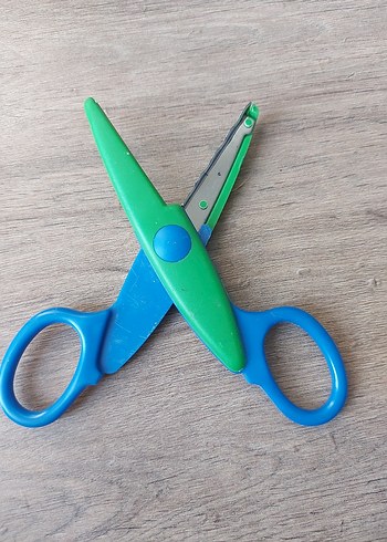 Renkli Desenli Makas - Görsel 4