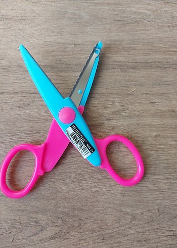 Renkli Desenli Makas - Görsel 2