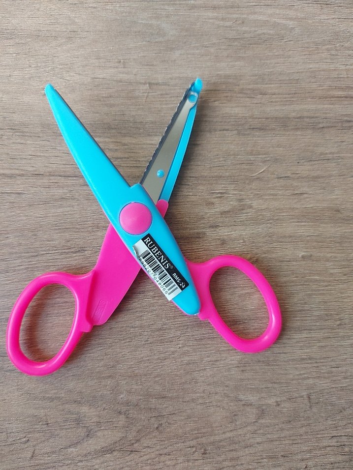 Renkli Desenli Makas - Görsel 2