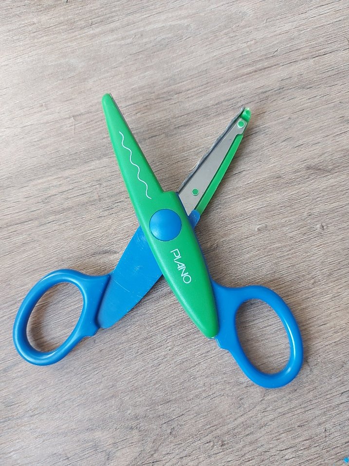 Renkli Desenli Makas - Görsel 3