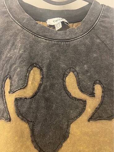 Twist Tshirt