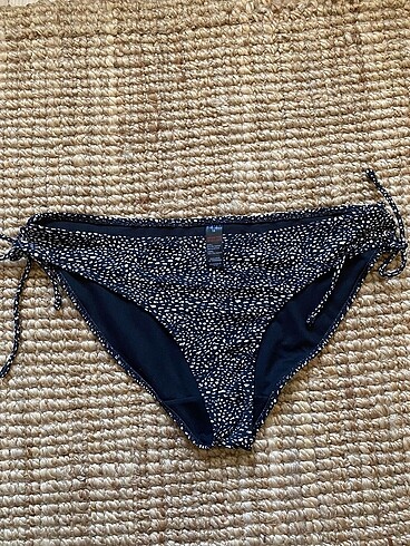 Zara bikini altı