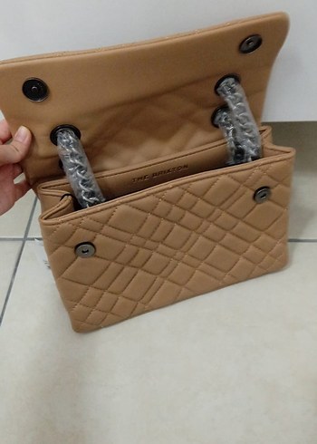 Bej Deri Fermuarlı Kadın Çanta