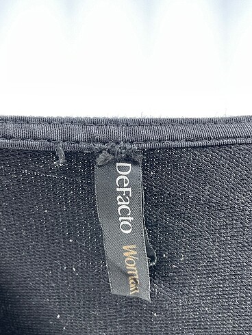 m Beden siyah Renk Defacto T-shirt %70 İndirimli.