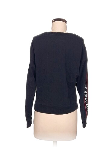 m Beden Defacto T-shirt %70 İndirimli.