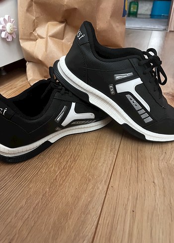 40 Beden Siyah Bağcıklı Kadın Spor Ayakkabı