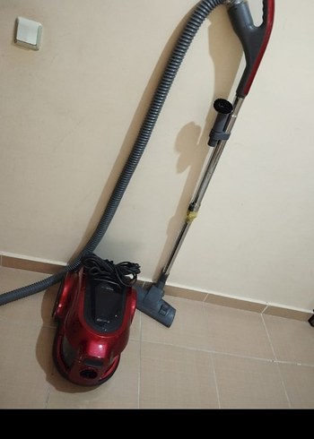 Beden Koyu Kırmızı Elektrikli Süpürge silindir başlıklı sulu supurge