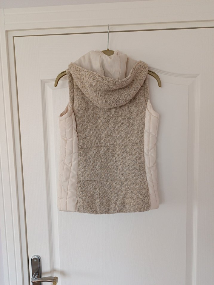 LİMON COMPANY YAKA KÜRKLÜ TRİKOLU YELEK . - Görsel 2